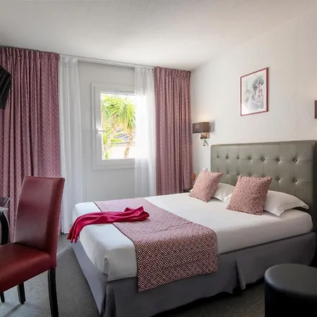 Du Forum Hotel 2*